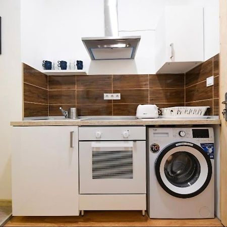 1 Bedroom Flat In Nyar Str., Central Budapest Exterior photo