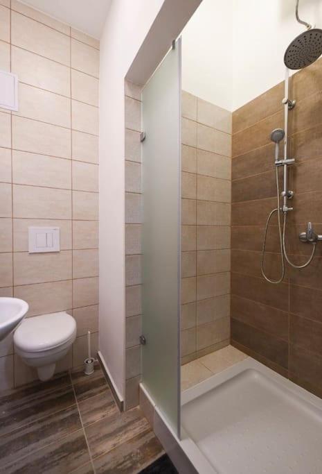 1 Bedroom Flat In Nyar Str., Central Budapest Exterior photo